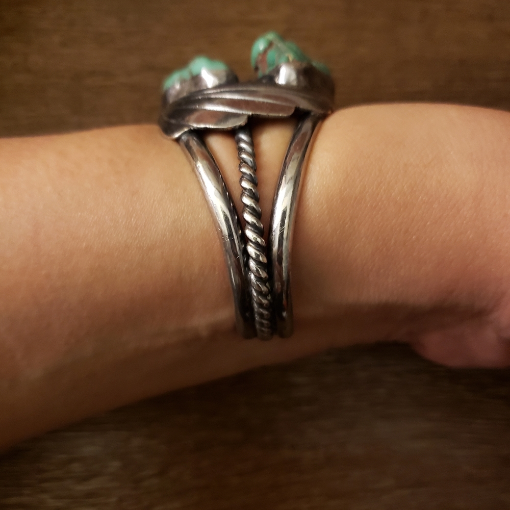 Vintage Sterling Silver Turquoise Cuff Bracelet - Picture 4 of 15